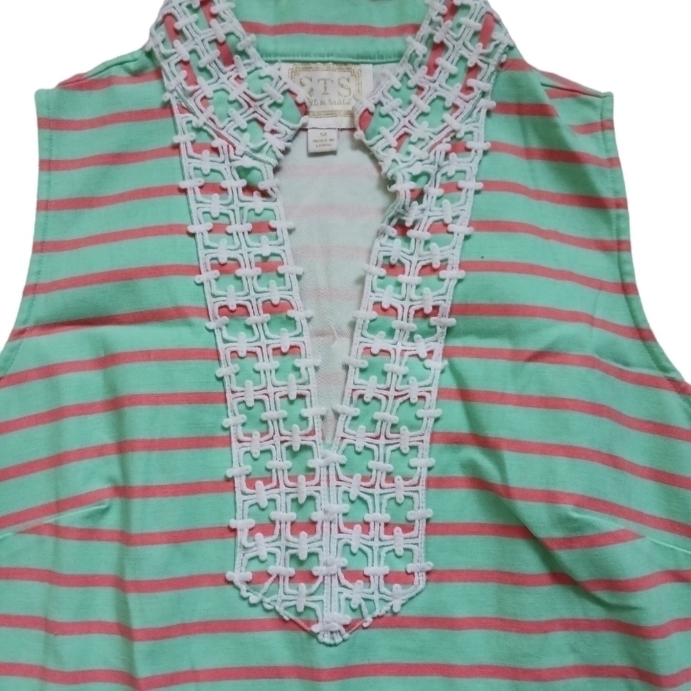 STRIPED SLEEVELESS CLASSIC TUNIC DRESS